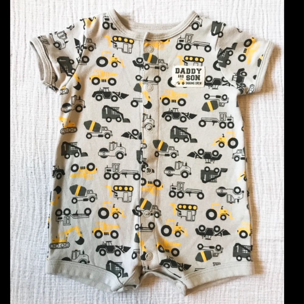 Carter’s baby boy romper, size 0-3 months